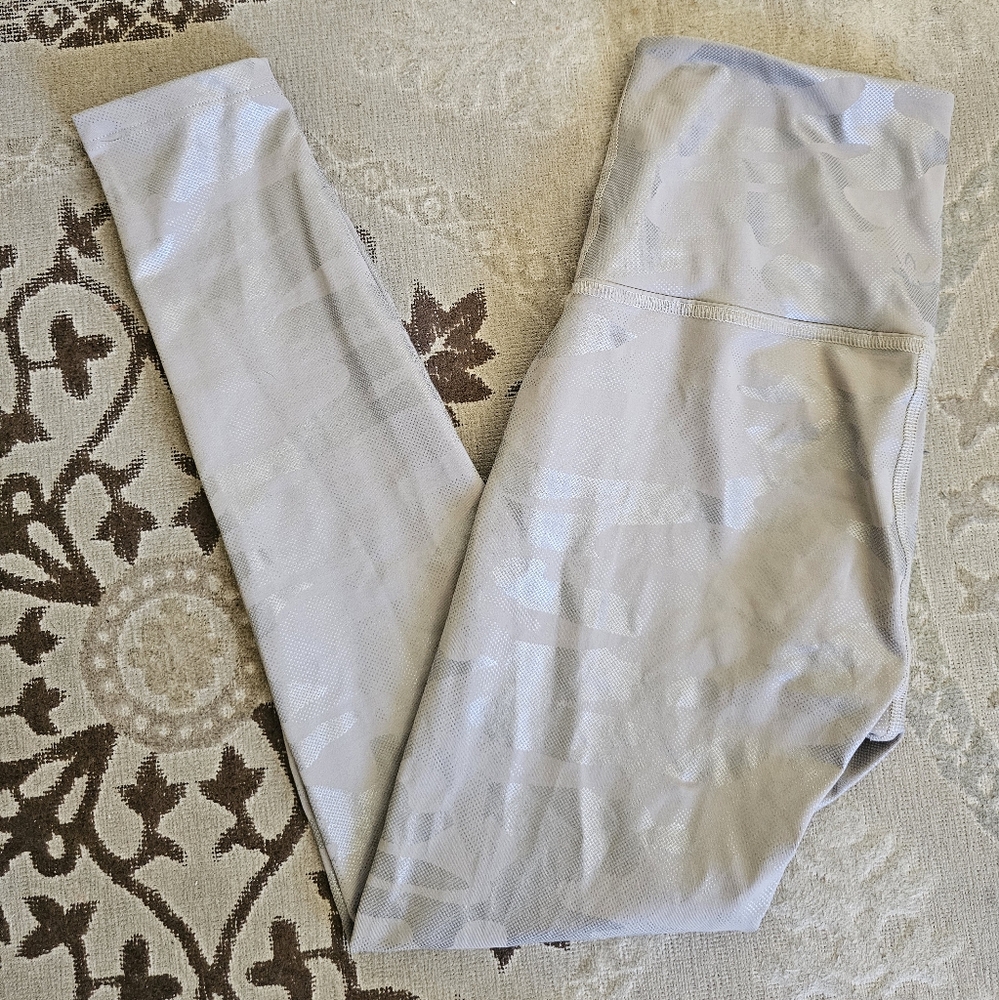 Beyond Yoga Gray Sweatpants Tapered Joggers